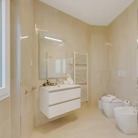 Chimera White 16 With Pool & Gym Villa