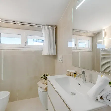 Villa Chimera White 16 With Pool & Gym *